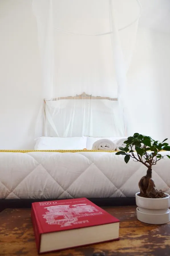 Lo Spazio Di Mima Noto Bed & Breakfast